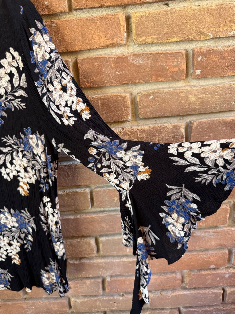 Blu Pepper Women’s Black Long-Sleeve Floral Keyhole Blouse - Picture 3 of 6